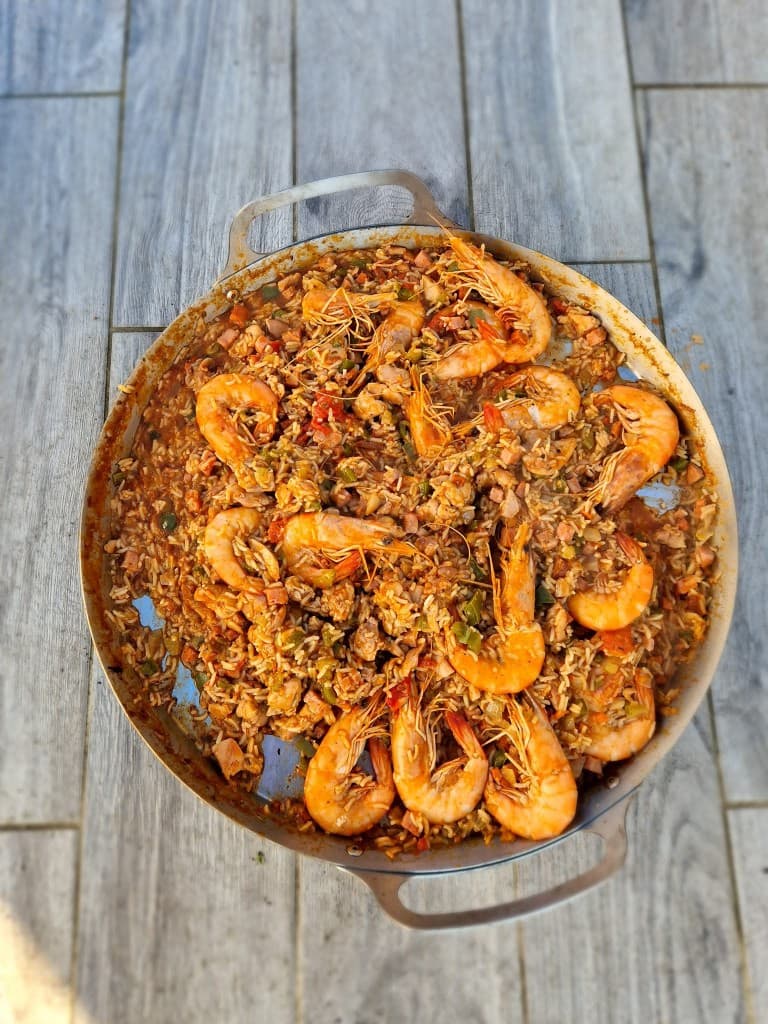 Jambalaya cajun servi avec gambas