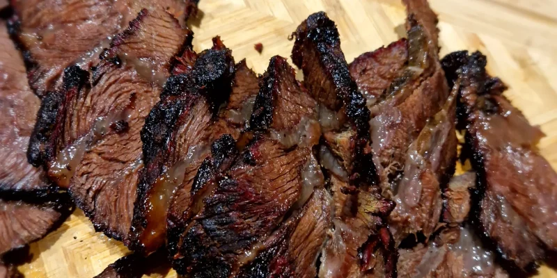 Joue de Bœuf Fumée et confite au Kamado : Recette Fondante pour Burgers et Tacos